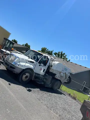 2011 International DuraStar 4300 Sweeper