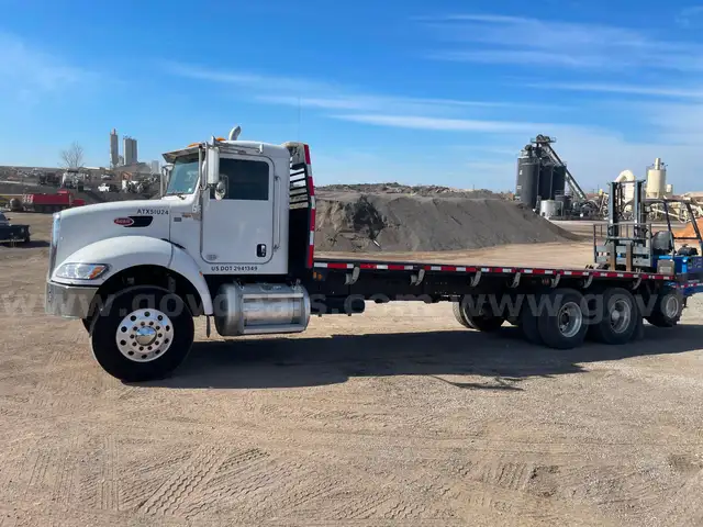 2012 Peterbilt PB348 Flatbed Truck