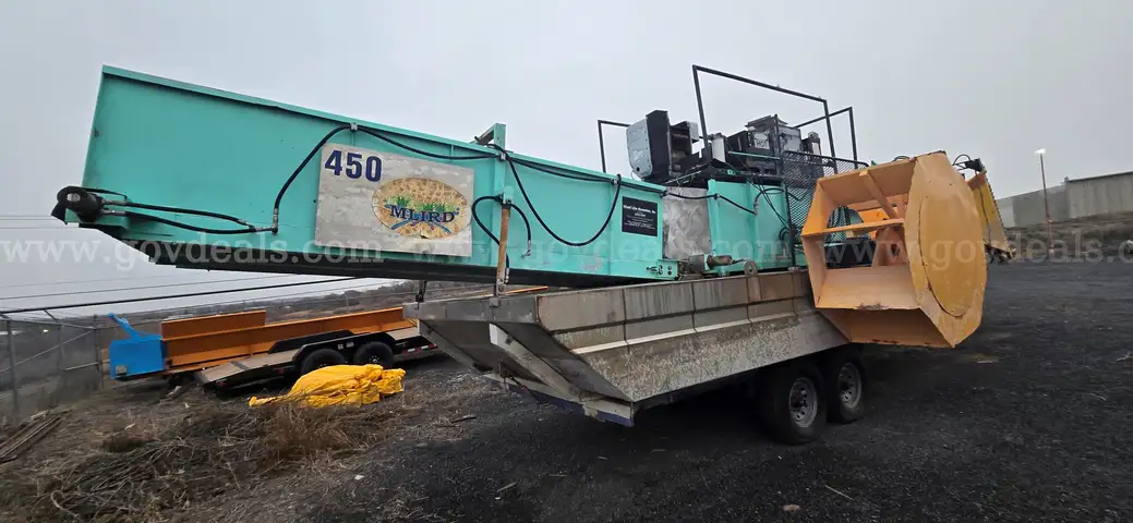 2004 Inland Lake harvester 7450 Model