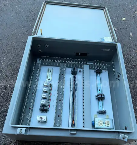 HUBBEL WIEGMANN INDUSTRIAL CONTROL PANEL LOADED CATALOG NUMBER N12242408 ELECTRIC BOX MADE IN USA
