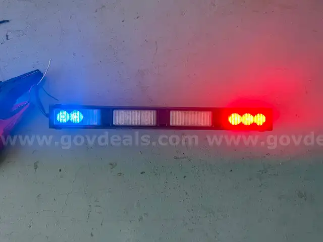 Whelen dominator *CAN SHIP*