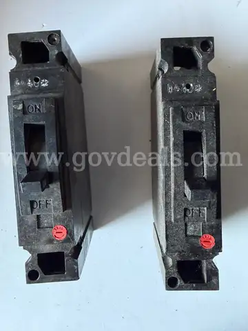 LOT OF 2 GENERAL ELECTRIC CIRCUIT BREAKERS TED113020 277V.AC 20A 125 V.D.C.  MADE IN USA *WILL SHIP*