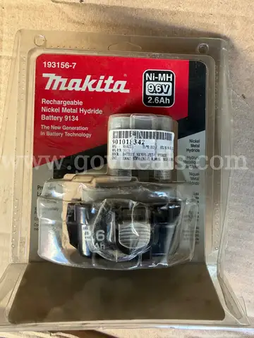 MAKITA RECHARGEABLE BATTERY 9134 NEW OLD STOCK  FACTORY SEALED *WILL SHIP*