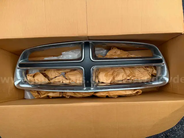 Dodge Charger Grill Pulled Out From 2014 Charger /Used