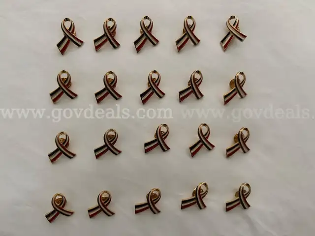 LOT OF 20 VINTAGE Patriotic Pins USA Flag Ribbon Pin Brand New/Never Used *WILL SHIP*