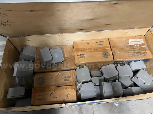 LOT OF 5 PCS CARLON LAMSON & SESSIONS NONMETALIC JUNCTION BOX 4"X4"X2" E989NNJ NEW *WILL SHIP*