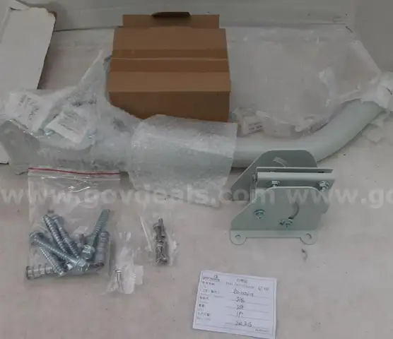 Genesis 650-10026-01 Adjustable Antenna J-Shaped Pole Roof Mounting Kit 1021735