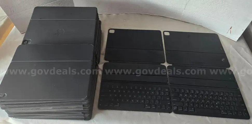 Lot of 40 - Apple iPad Pro A2039 Smart Keyboard Folio 12.9inch (3rd, 4th, 5th, and 6th generations) Original OEM Genuine