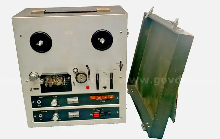 Rare Vintage Rheem Roberts 1725-8L III 8-Track Reel-To-Reel Tape Player/Recorder