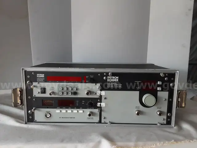SYSTRON DONNER MICROWAVE SIGNAL GENERATOR MRC-6500
