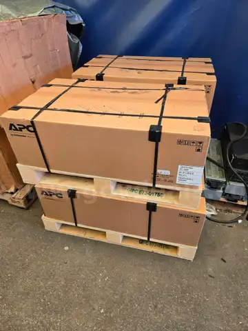 Lot of 4 - New APC Smart-UPS SRT 192V 5kVA and 6kVA Battery Pack UPS Black (SRT192BP)