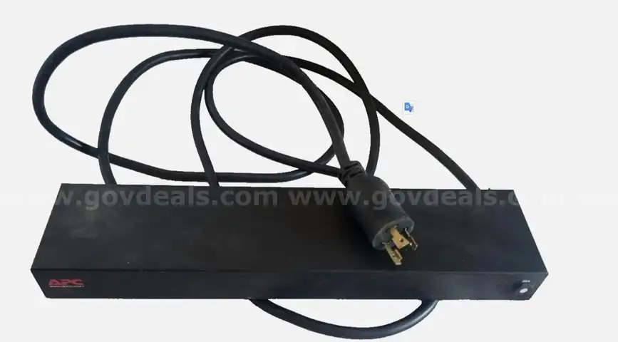 APC AP9557 Basic Rack Power Distribution Unit 10 NEMA 5-20R Outlets