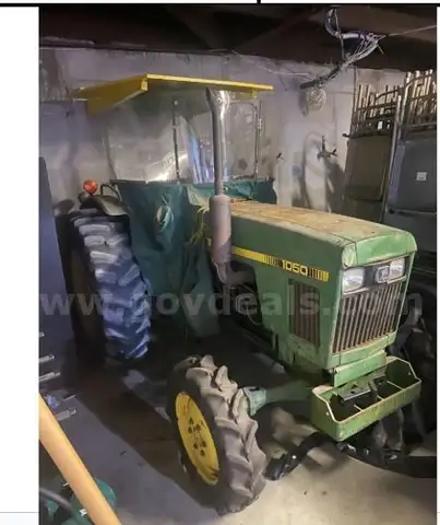 John Deere 1050 Tractor