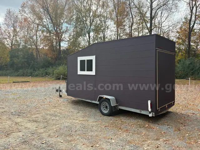 Mobile office on wheels/tiny house/concession trailer NO RESERVE