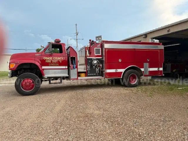 1995 Ford F700 Pumper