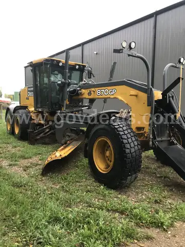 2011 John Deere Model 870GP Motor Grader - Operates but repairs required