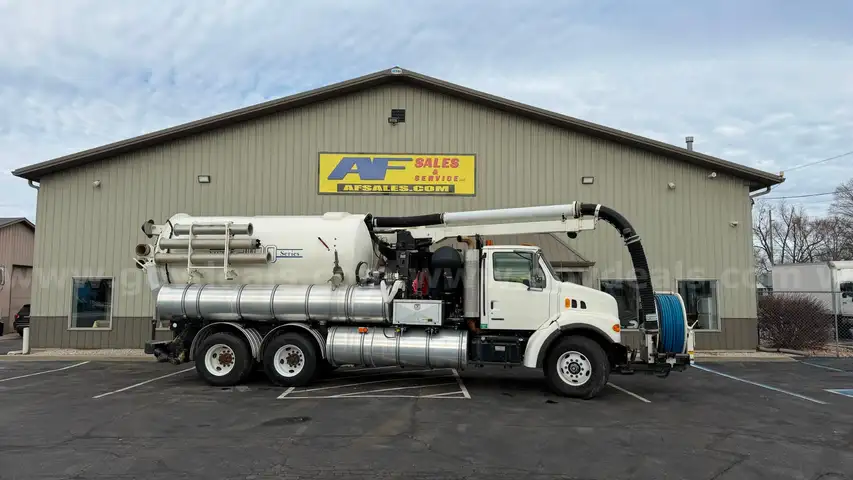 2000 Sterling l7501  509643 miles