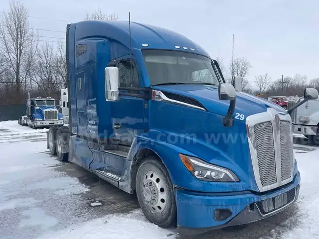 2025 Kenworth T680 Sleeper