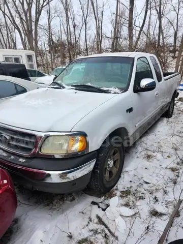 2002 Ford F-150 XL SuperCab Long Bed 2WD