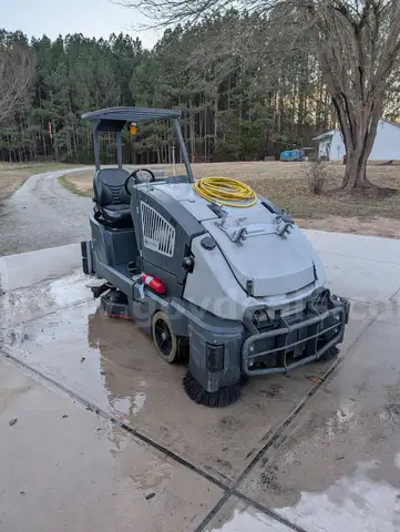 Nilfisk Advance CS7010 48 LP Rider Sweeper/Scrubber