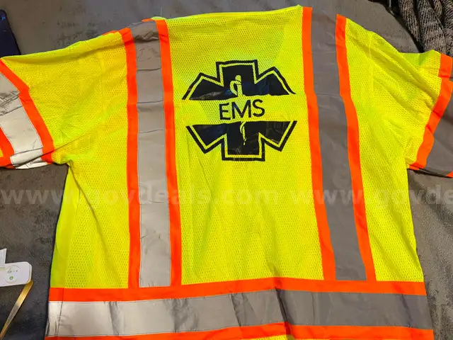 2 EMS High Visibility Ansi Class Iii Type R Safety Vest
