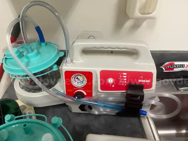 1 lot of 3 SSCOR Suction Units