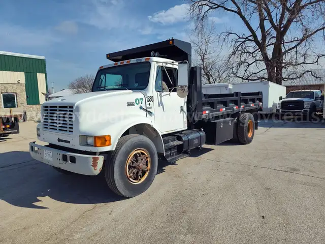 1999 International 4900 Contractors Dump Truck