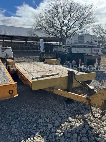 2006 Beaver Creek T/A Equipment Trailer