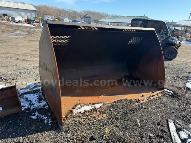 Caterpillar fusion material bucket 5.5 cu yard