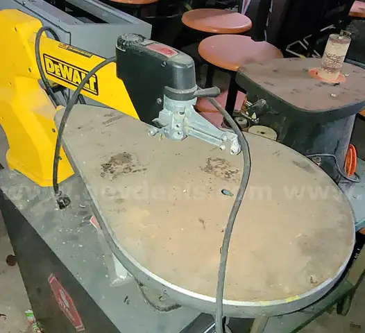 Dewalt Scroll saw and Wen oscillating spindle sander
