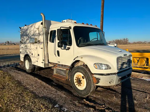 2009 Freightliner M2 106 Service / Utility Truck