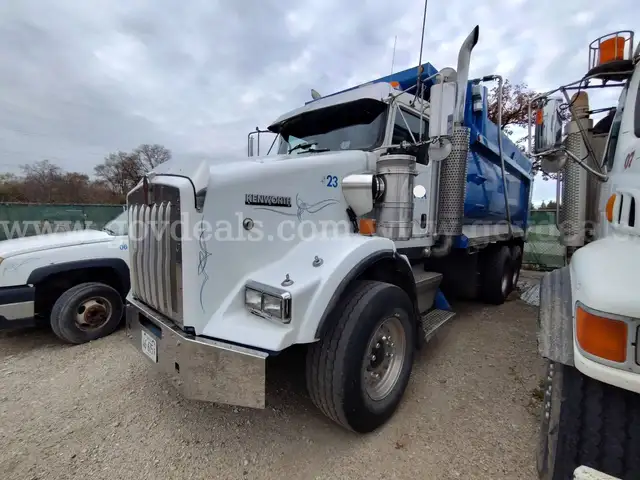 2007 Kenworth T800 Tandem Axle Dump Truck