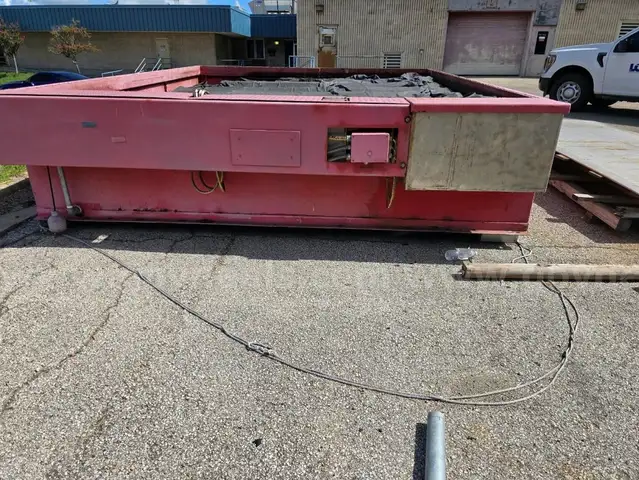 KOIKE ARONSON PLASMA CUTTING TABLE