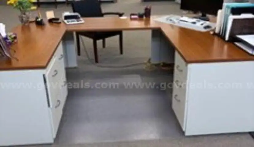 U Shaped Desk.