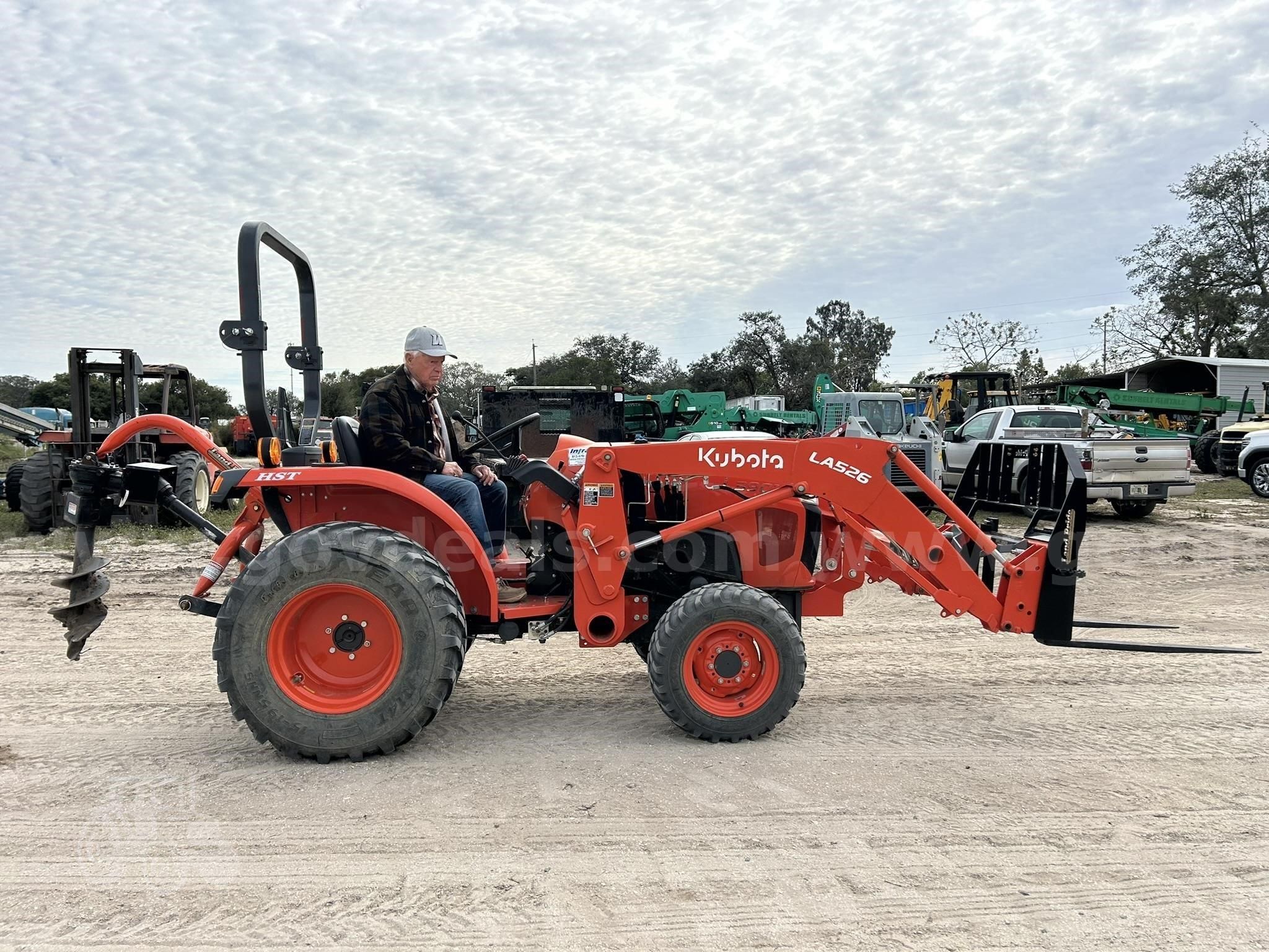 2022 Kubota L3901HST