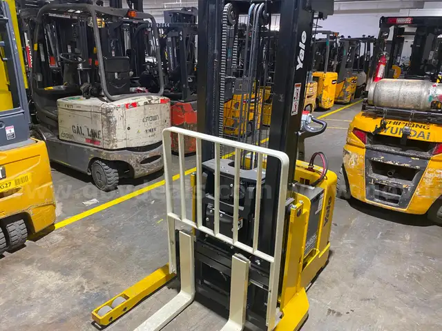 Yale  MRW030LEN24TV083 Order Picker