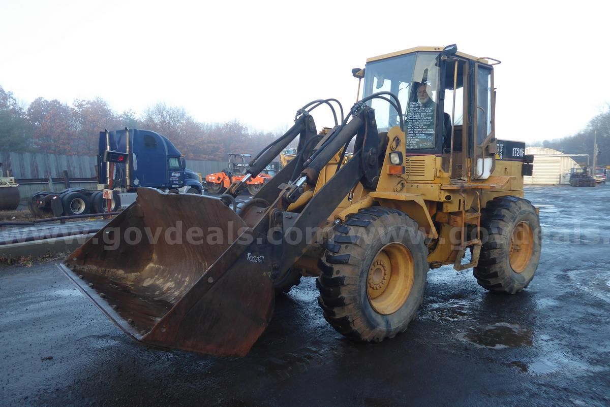 1996 Caterpillar IT24F