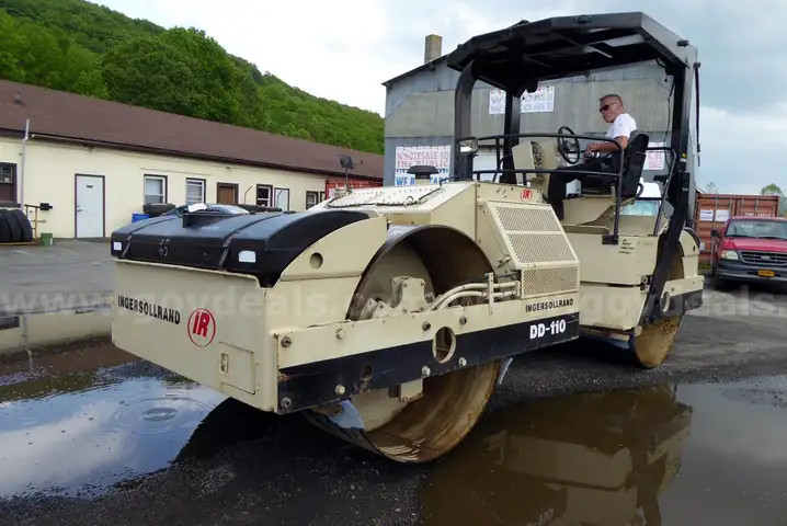 1999 Ingersoll Rand DD110 Tandem Vibratory Roller
