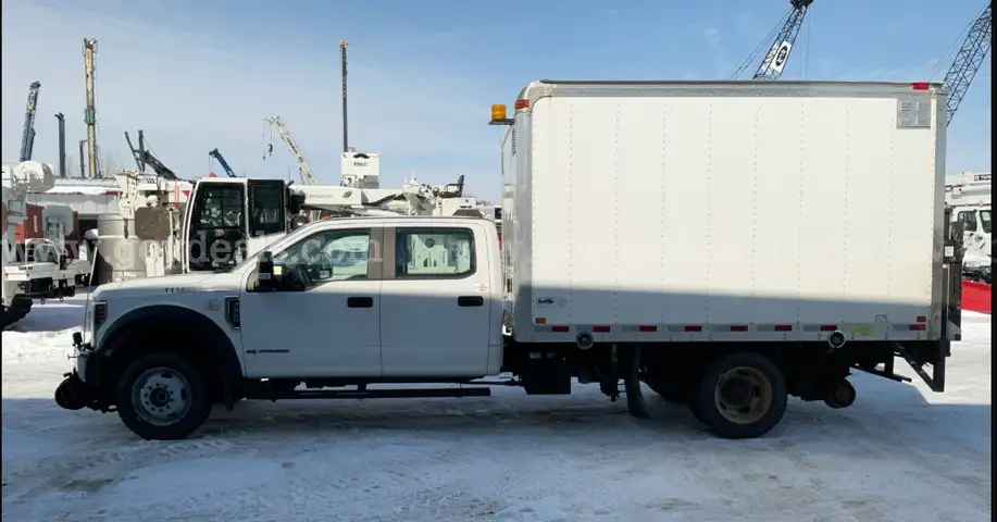 2019 Ford F-550 Box Truck