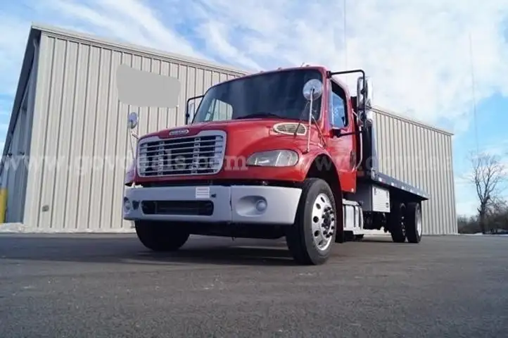 2018 Freightliner M2 106 S/A Flatbed Truck