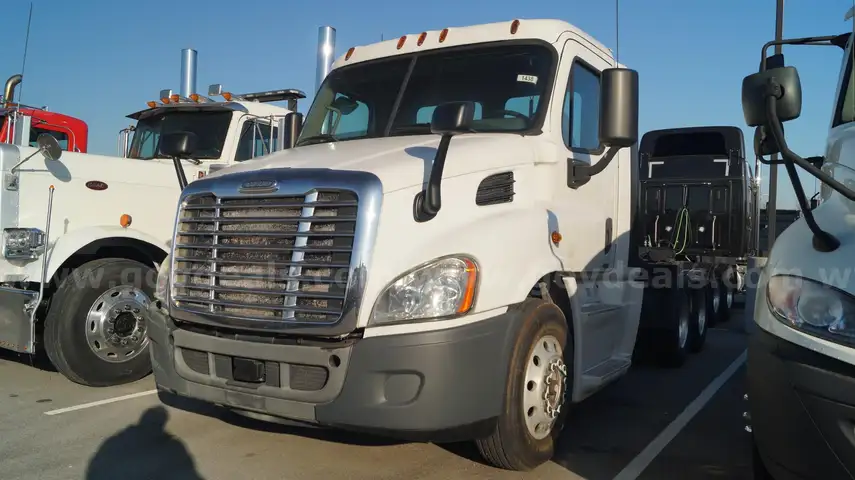 2016 Freightliner Cascadia T/A Day Cab Truck Tractor