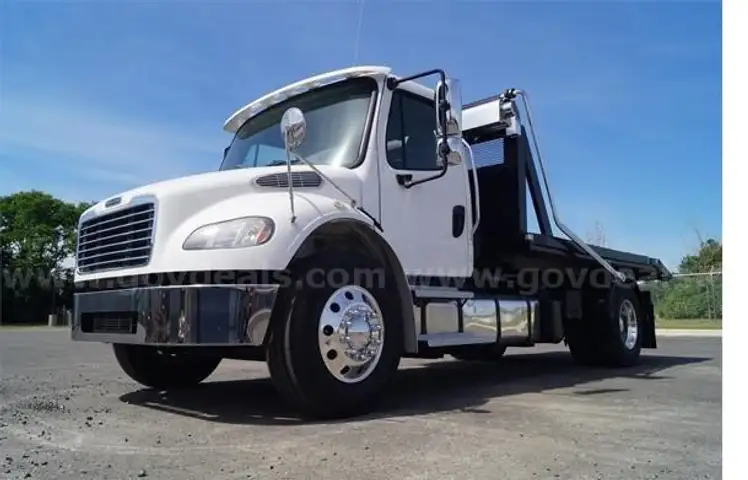 NEW Stellar 12-108 Flex Hook Lift on 2016 Freightliner M2-106 S/A Chassis