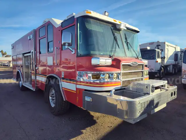 2005 Pierce Quantum Fire Truck