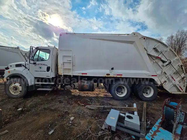 2007 Freightliner M2 106