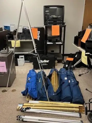 9 Metal Easels