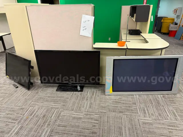 3 TVs (Lot #26)