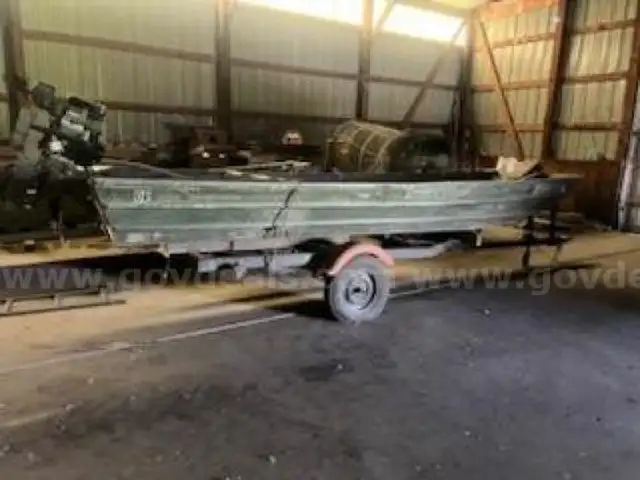 Alumacraft Jon Boat and trailer