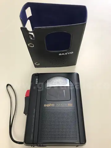 Sanyo TRC-960C Talkbook Personal Cassette Player/Recorder w/ Case