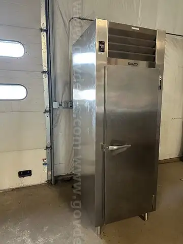 COMMERCIAL FREEZER