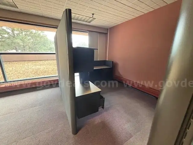 Lot of 10 office cubicles